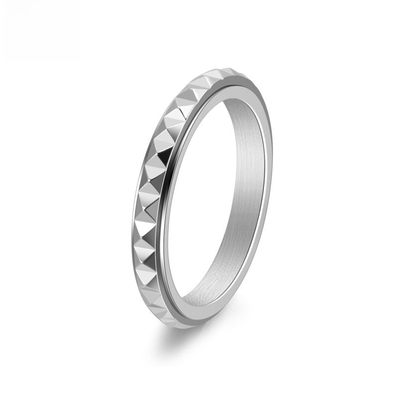Anillo Antiestrés de Titanio para Mujer – Diseño de Triángulos