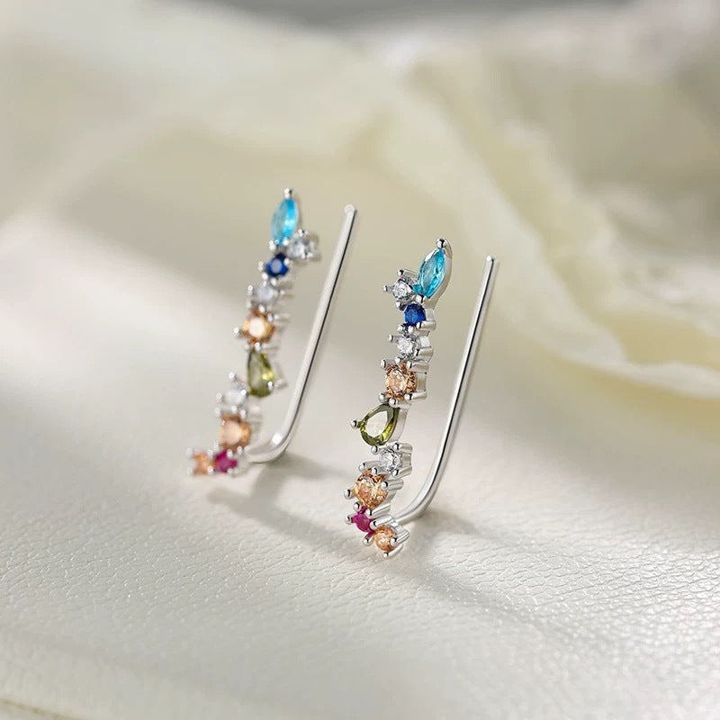 Aretes Trepadores con Circonias Multicolor en Plata Pura – Diseño de Gancho Juvenil