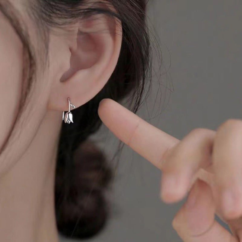 Pendientes Tipo Botón con Flores de Tulipán – Cierre de Gancho para Mujer