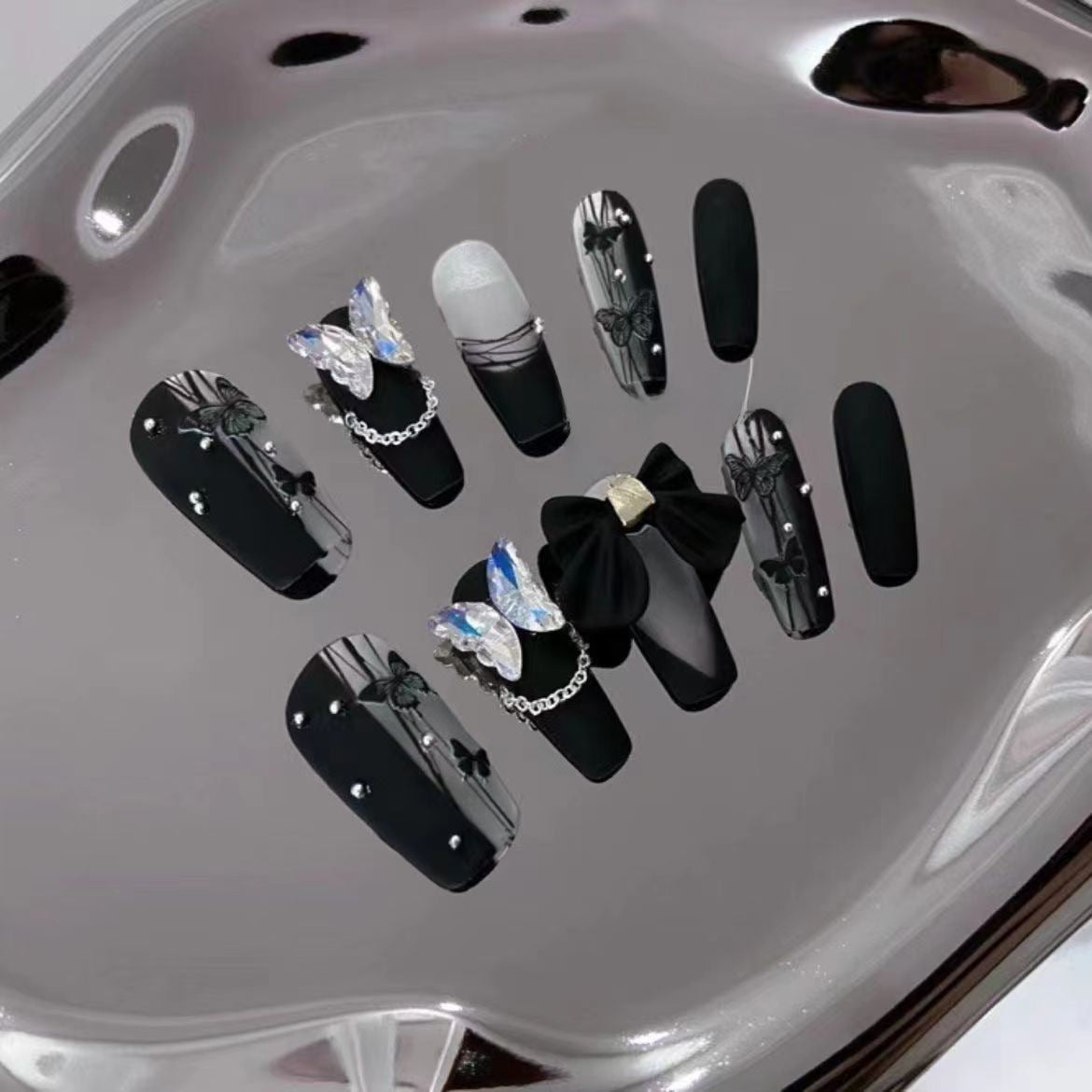 Uñas Postizas Hechas a Mano con Mariposas Negras 3D: Diseño Francés Pintado a Mano, Elegante y Sofisticado
