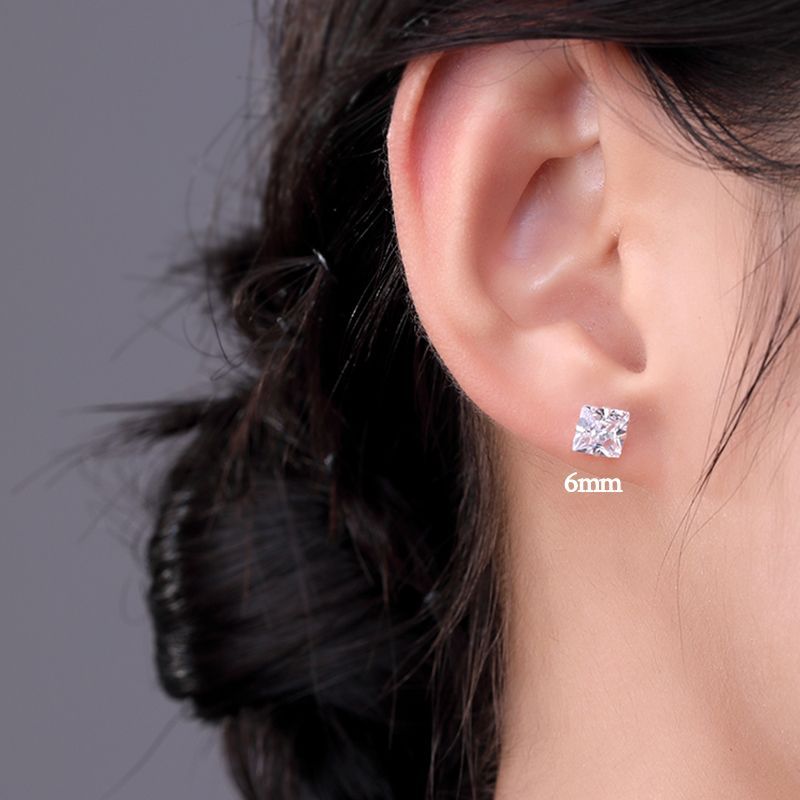 Pendiente Botón de Zirconia Corte Diamante en Plata Pura S999 – Diseño Elegante y Minimalista