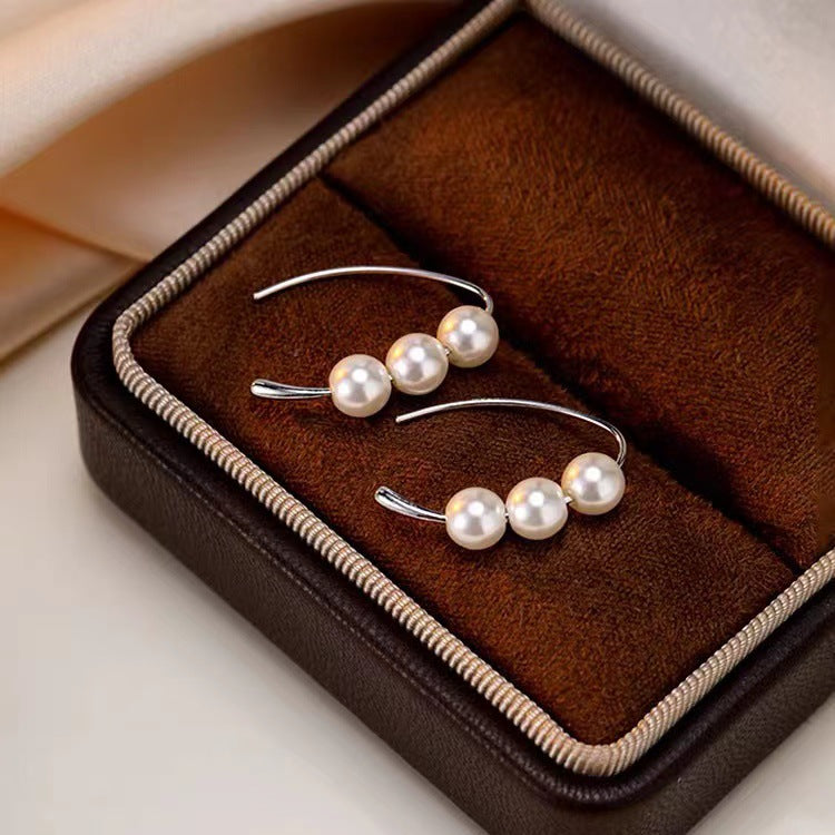 Aretes enhebrador de Plata Pura 999 con Tres Perlas – Cierre de Gancho