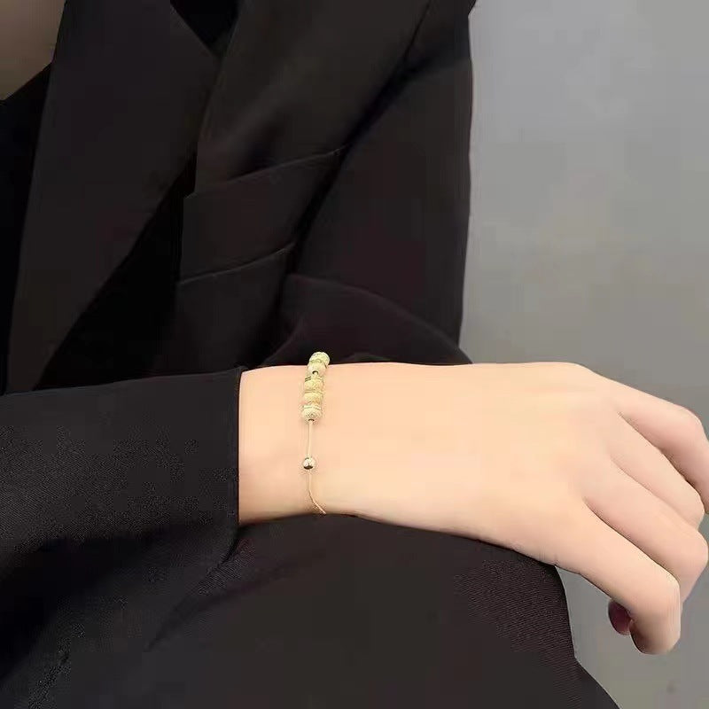 Pulsera Delicada con Bolitas Decoradas – Estilo Romántico para Mujer Joven