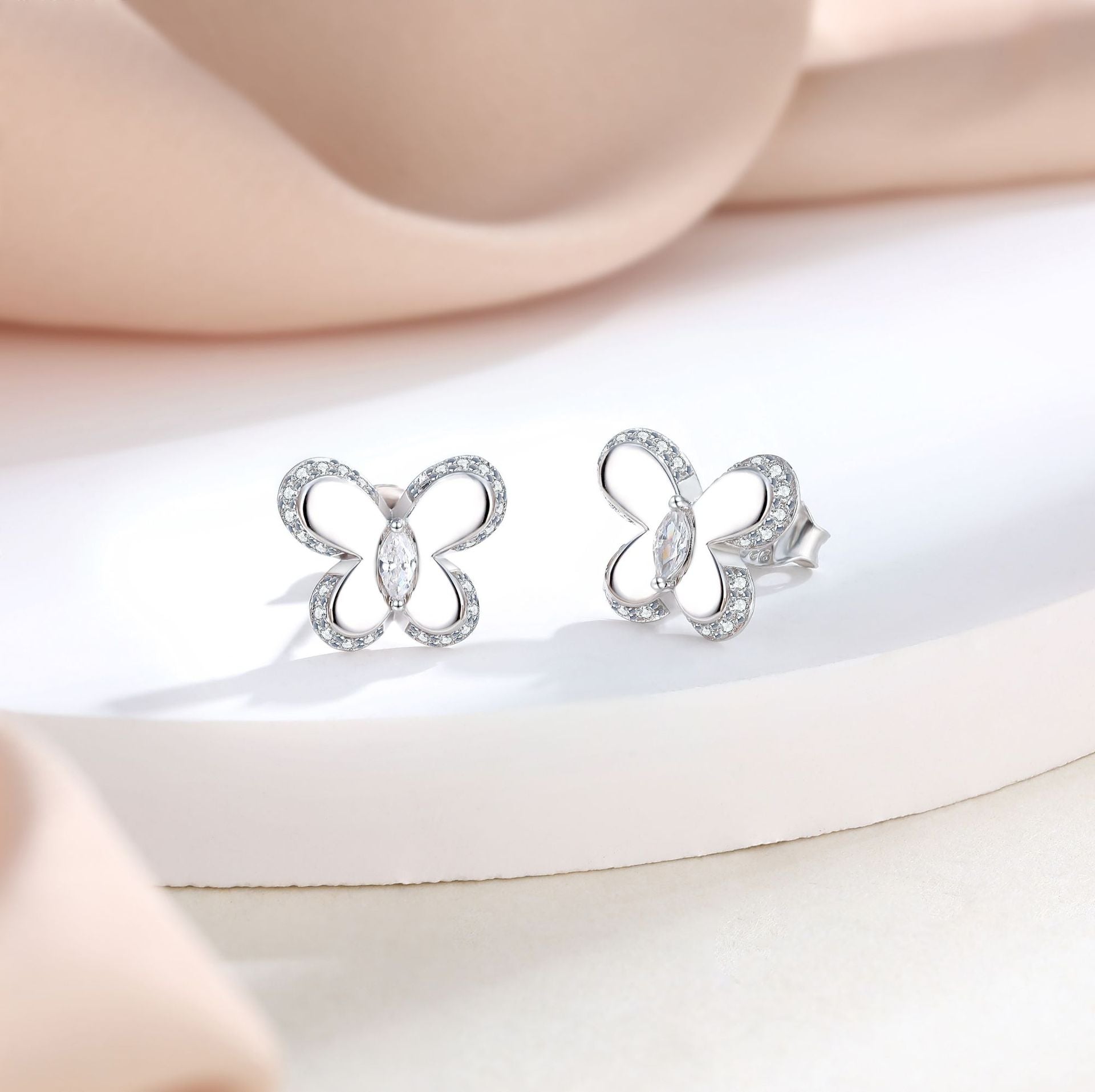 Pendientes de Mariposa en Plata S925 con Zirconia Cúbica