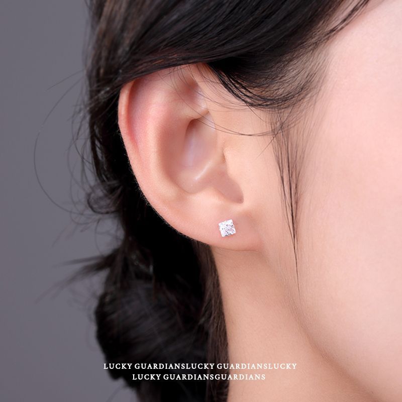 Pendiente Botón de Zirconia Corte Diamante en Plata Pura S999 – Diseño Elegante y Minimalista