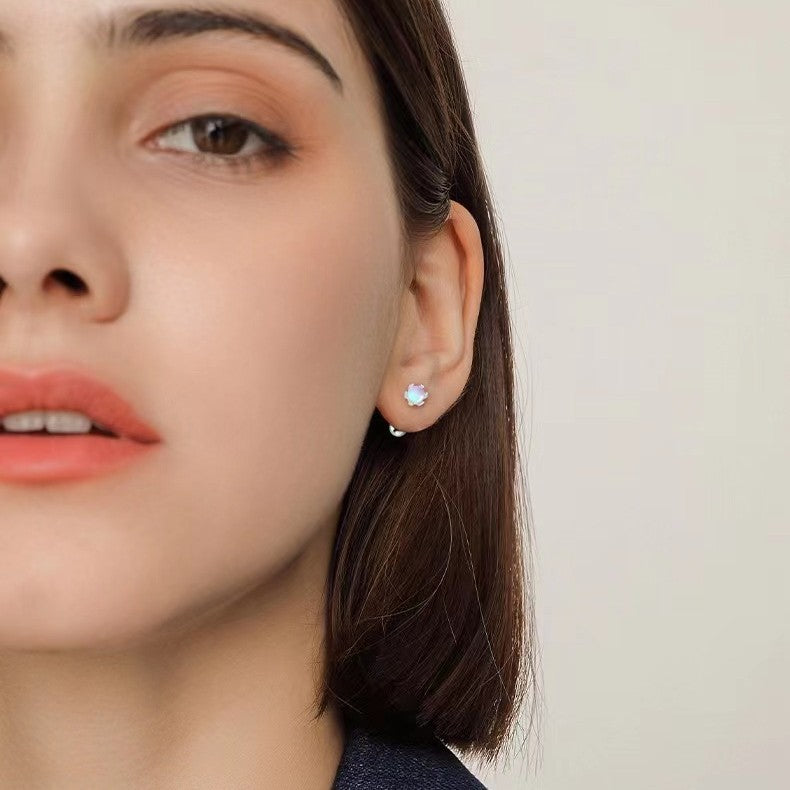 Aretes de Botón con Piedra de Luna en Plata 999 – Diseño Elegante y Sutil para Mujer