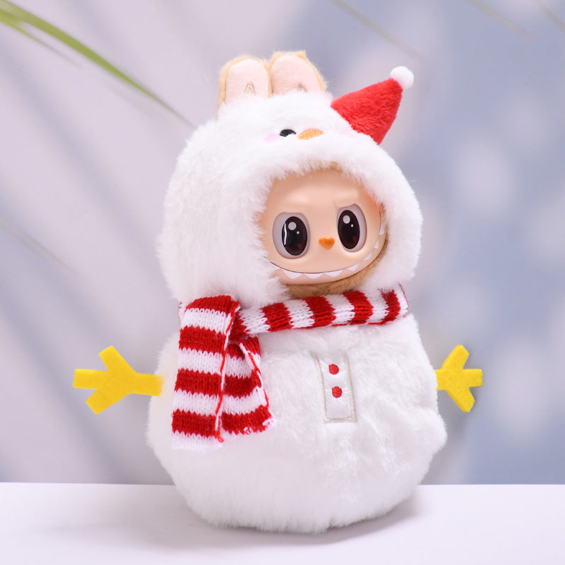 Traje navideño de muñeco de nieve para figura Labubu de 17 cm, incluye gorro con orejas y bufanda a rayas rojas y blancas.