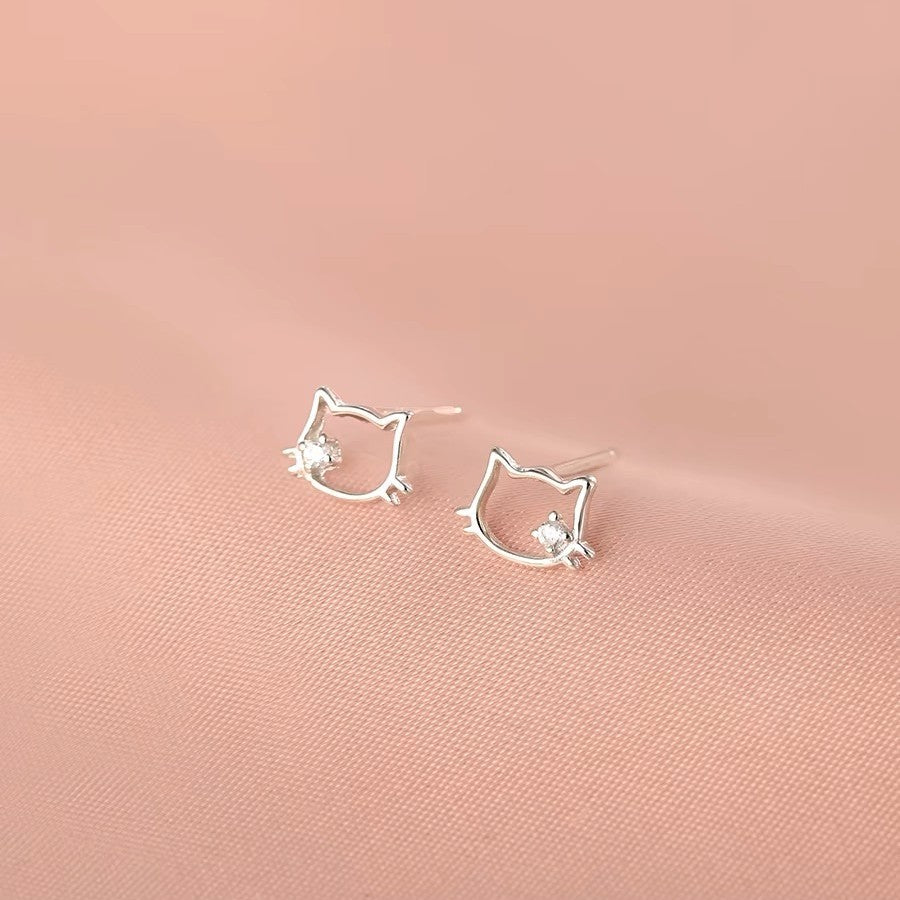 Pendientes Botón en Forma de Gato en Plata 999 – Diseño minimalista