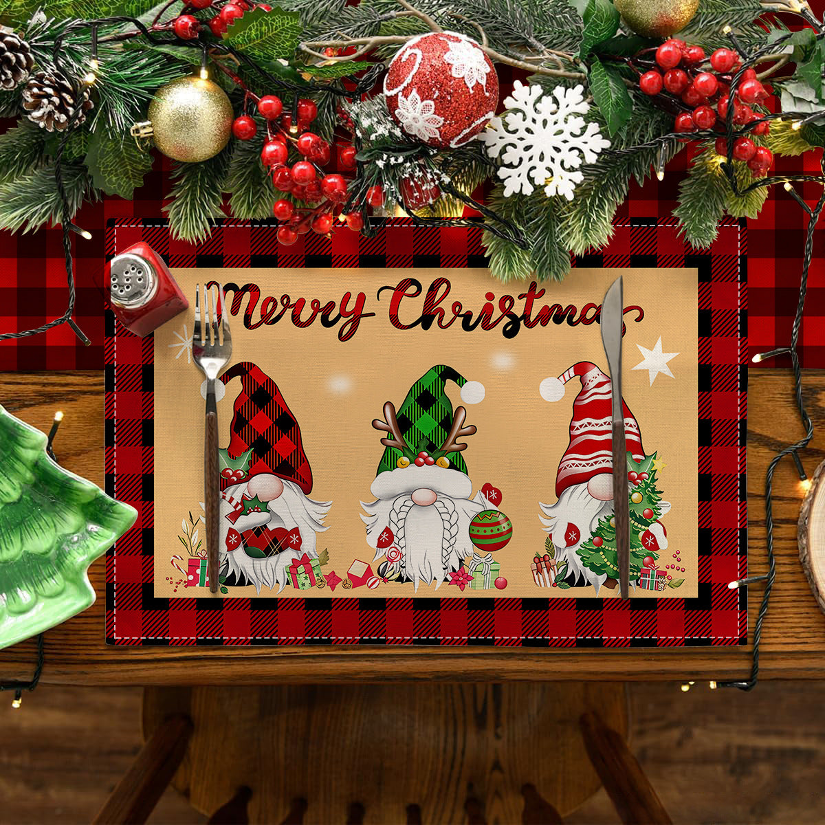 Christmas Table Mat: Holiday Dinnerware & Party Decoration