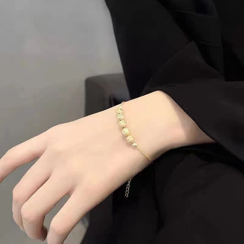 Pulsera Delicada con Bolitas Decoradas – Estilo Romántico para Mujer Joven