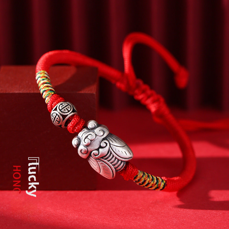 Pulsera Roja de la Suerte con Dije de Cigarra – Amuleto de Protección y Cambio