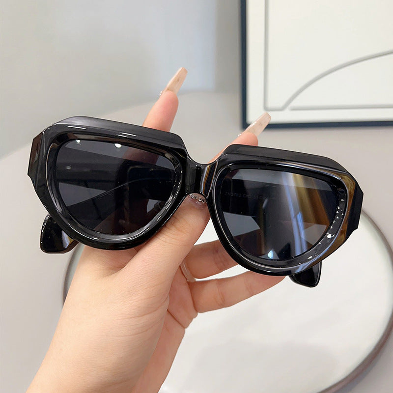 Gafas de Sol Mariposa  con Marco Grueso y Protección UV