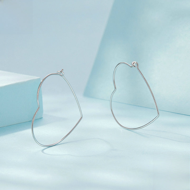 Pendientes Corazón Plata 925: Aretes de Corazón Minimalistas y Elegantes para Mujer, Joyería de Plata Esterlina Diseño Moderno