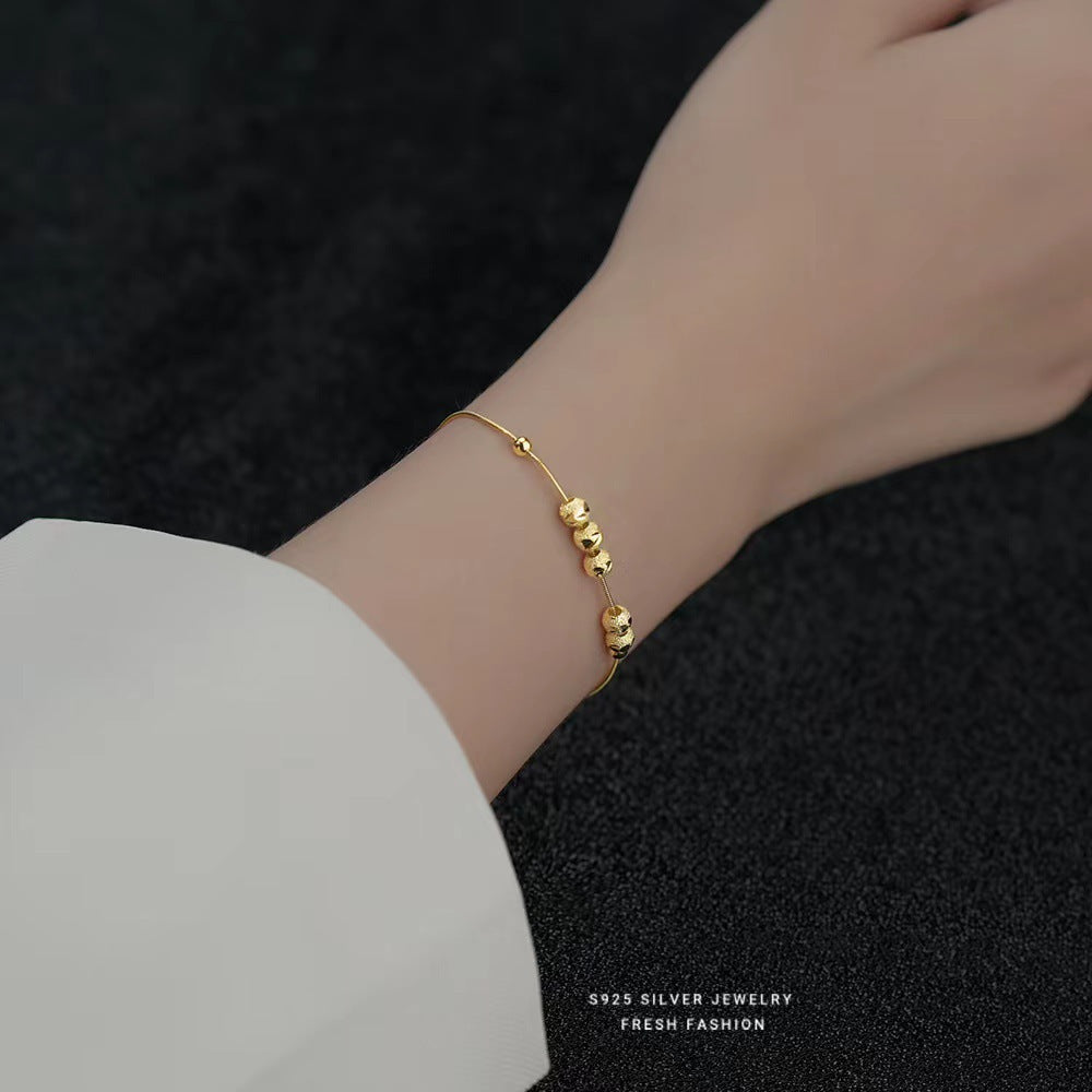 Pulsera Delicada con Bolitas Decoradas – Estilo Romántico para Mujer Joven