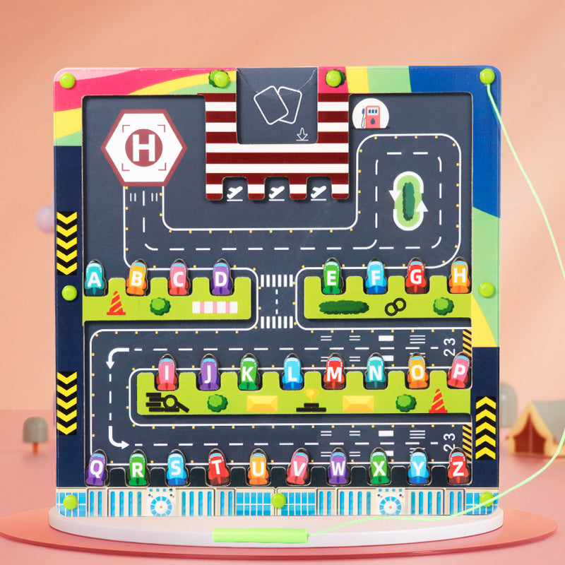 Laberinto magnético con letras coloridas y diseño vial. Juego educativo para niños que fomenta el reconocimiento del abecedario.