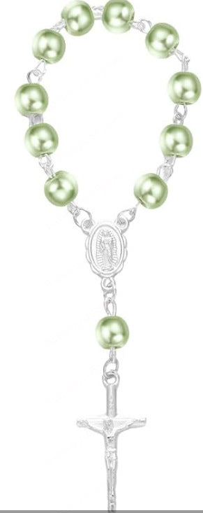 Pulsera Religiosa con Virgen de Guadalupe – Cuentas de Arcilla para Bautizo o Primera Comunión