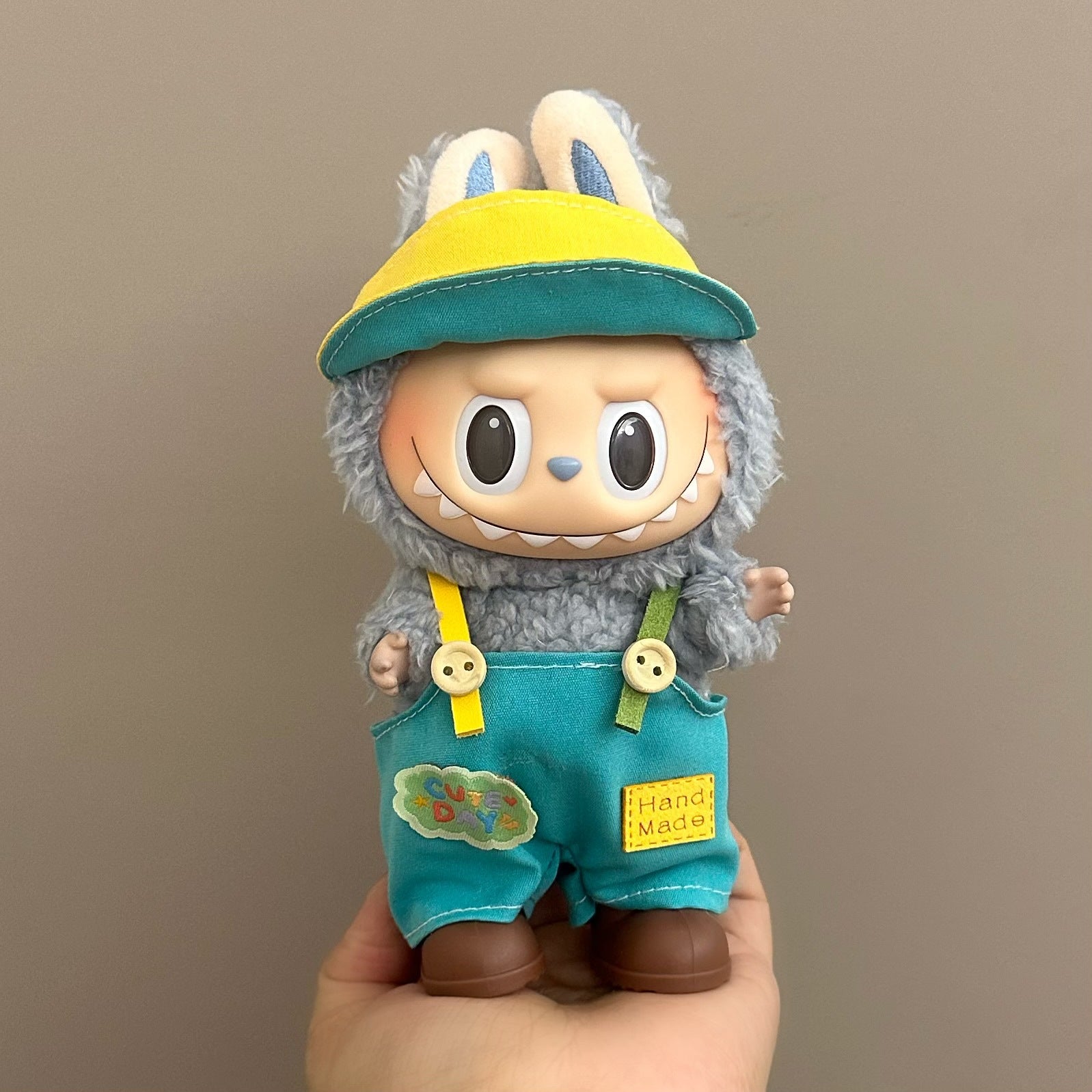 Ropa para Muñecas Labubu de 17cm – Modelos de Pie y Sentado (Muñeca no incluida)