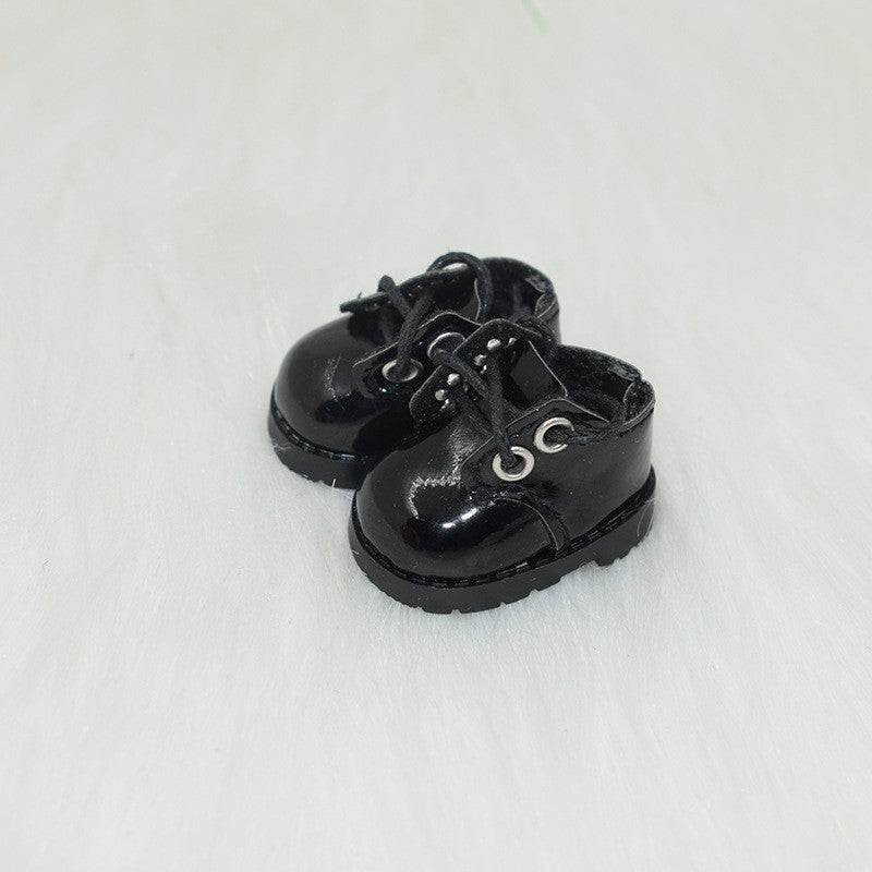 Zapatos negros brillantes con cordones para muñecos Labubu de 17CM, parte de la colección de accesorios para figuras de juguete.