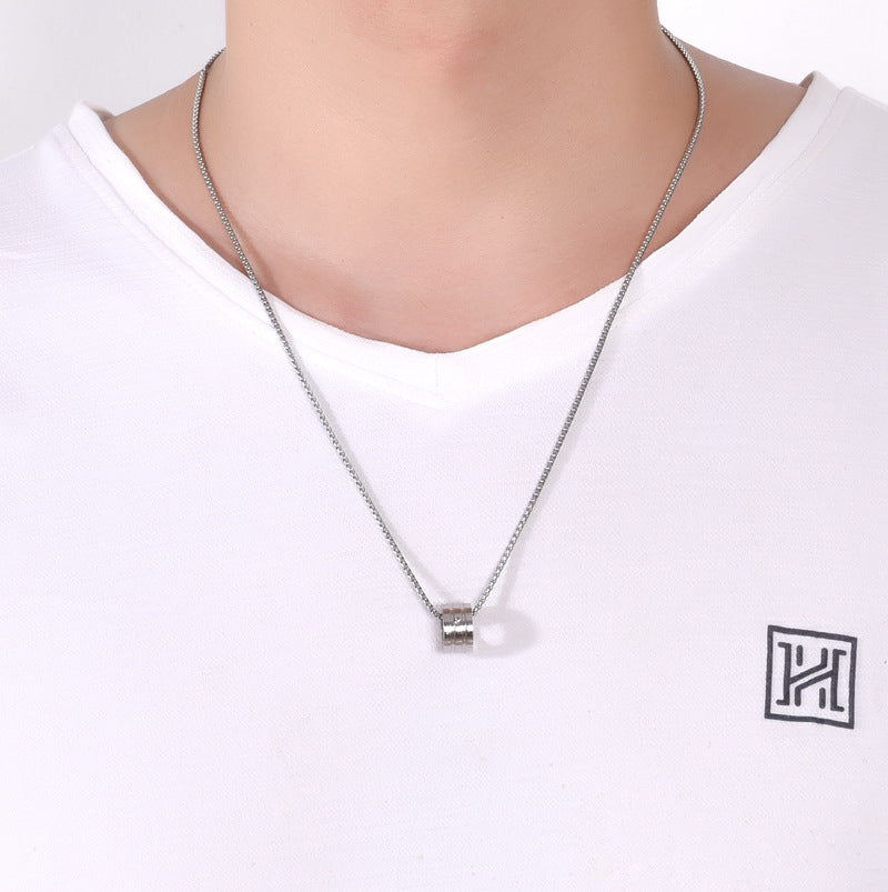 Cadena unisex acero inoxidable con dije geométrico – estilo ingeniero