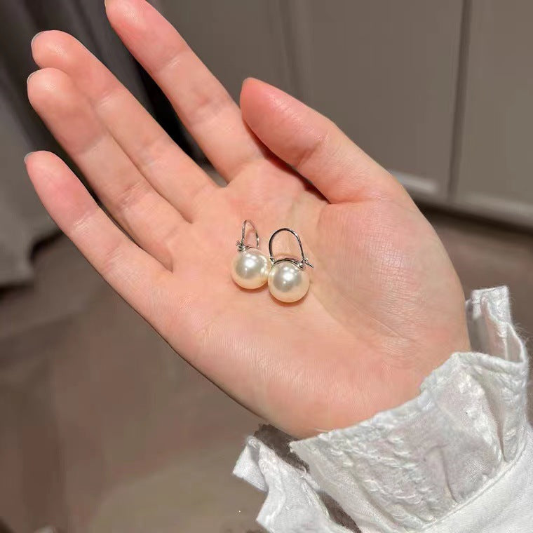 Aretes con Perla en Plata 925 – Estilo Retro Clásico y Elegante con Cierre Ballestilla