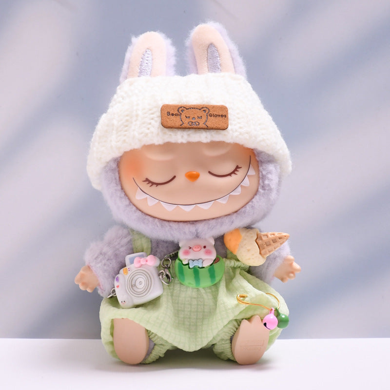 Overol con Accesorios para Muñeca Labubu 17 cm – Biberón y Cámara de Juguete (Muñeca No Incluida)