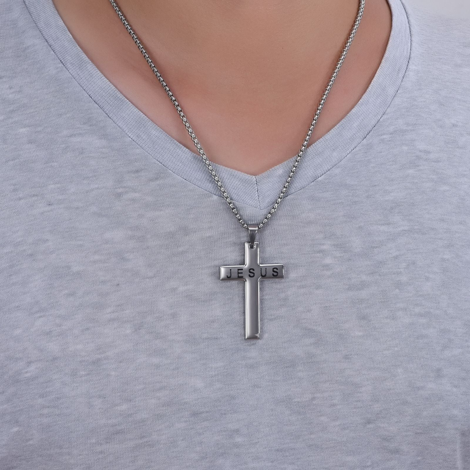 Collar de Cruz Unisex en Acero Inoxidable – Estilo Moderno con la Palabra JESUS