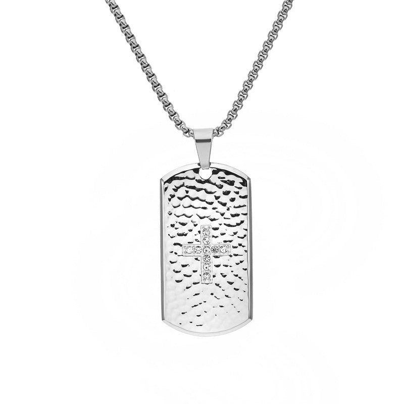 Cadena para Hombre con Placa Militar y Cruz de Zirconias – Acero Inoxidable