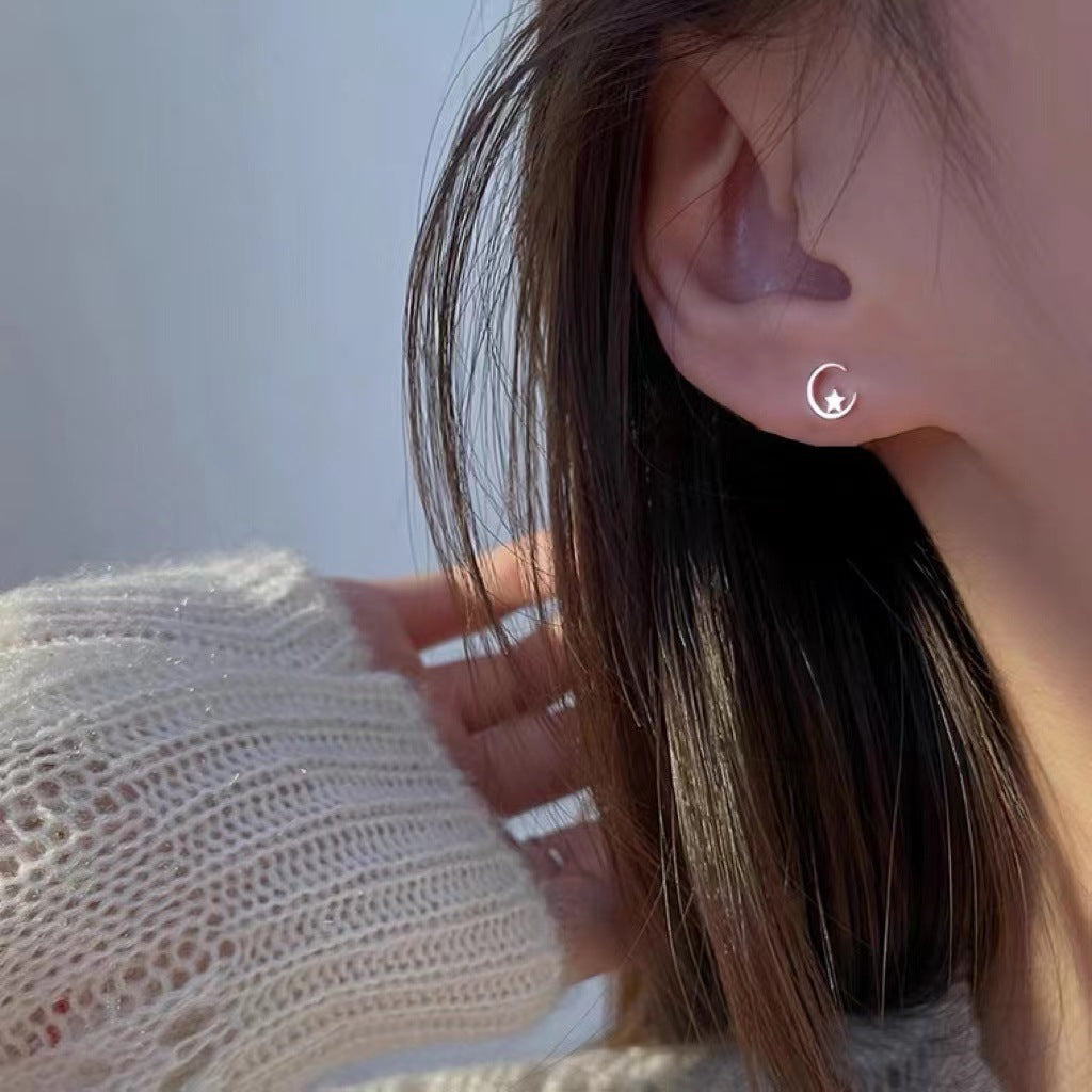 Pendientes de estrellas y luna en plata S925: Diseño minimalista, ligero y elegante, perfectos para cualquier ocasión
