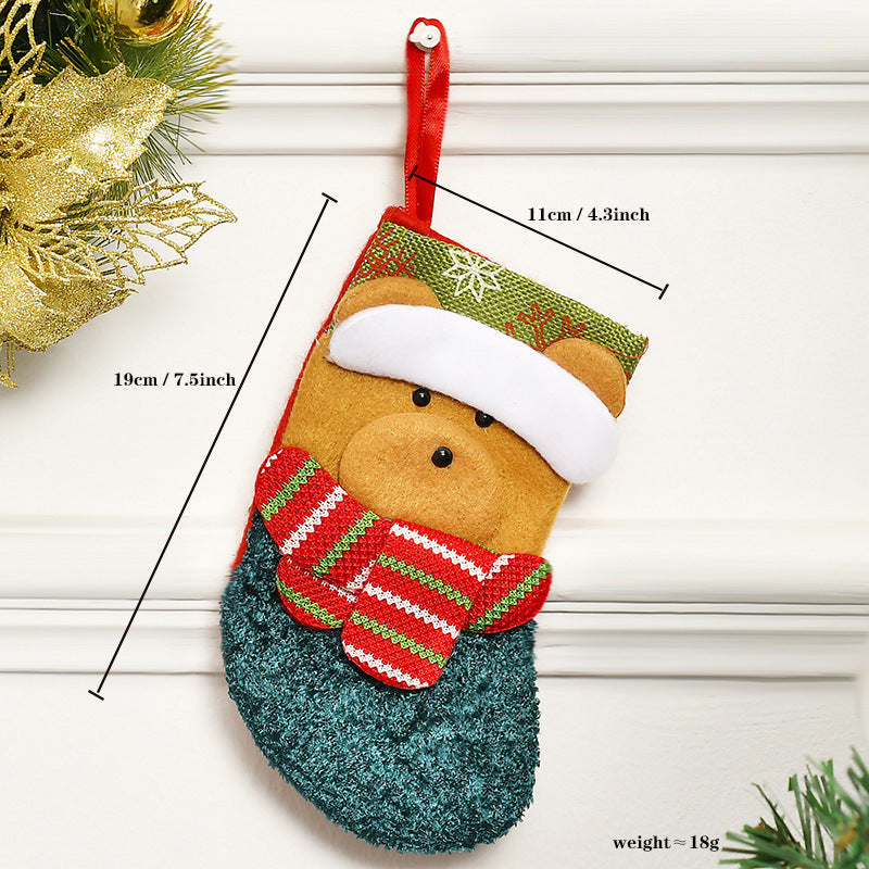 Decoraciones Navideñas: Calcetines de Santa, Bolsas de Regalo, Niño y Muñeco de Nieve