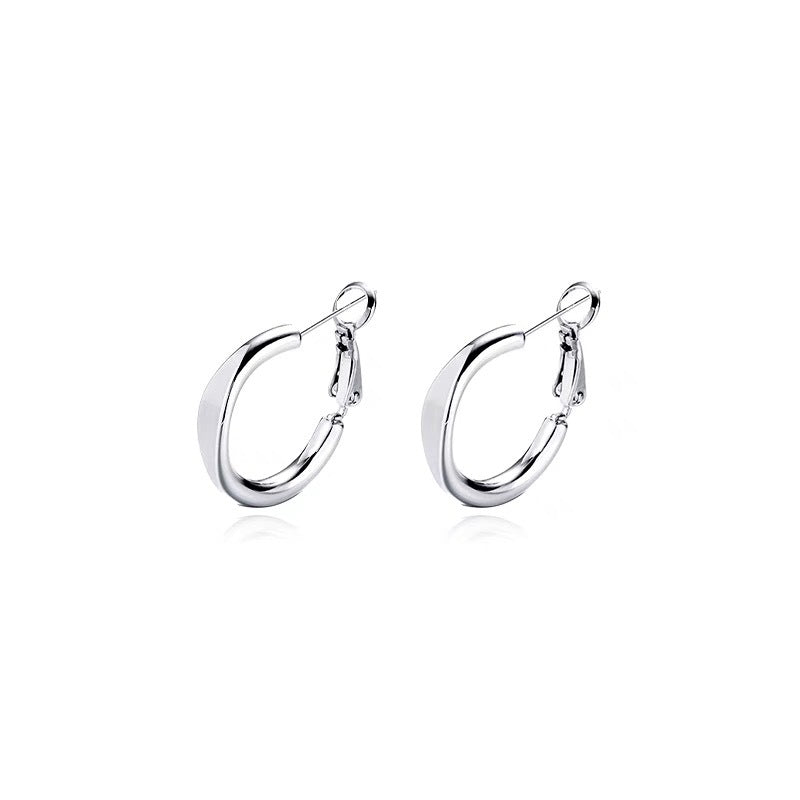 Candongas en Plata Pura S999 – Diseño Minimalista, Cierre Omega