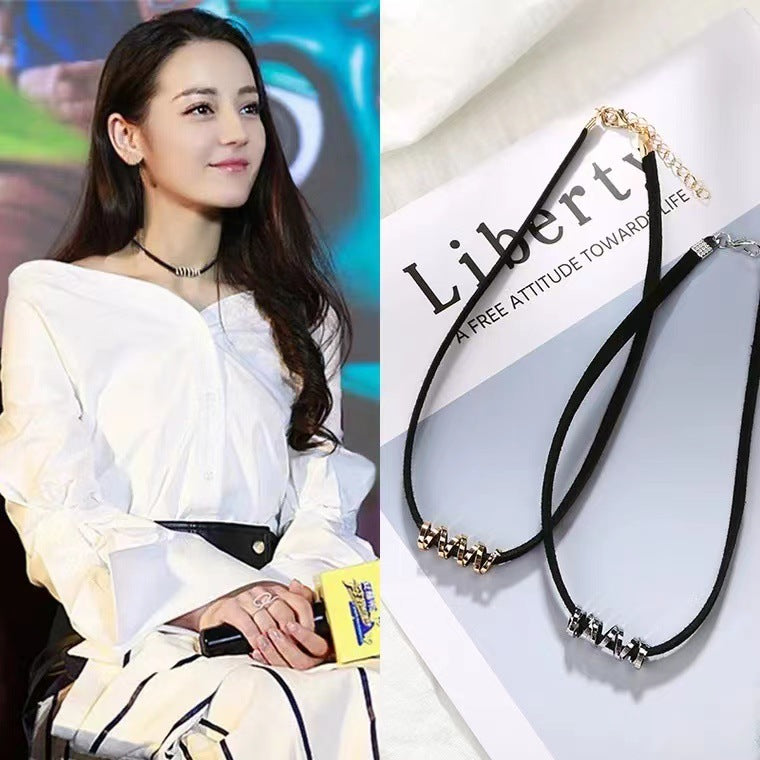 Collar tipo shocker con accesorio minimalista en plata S925