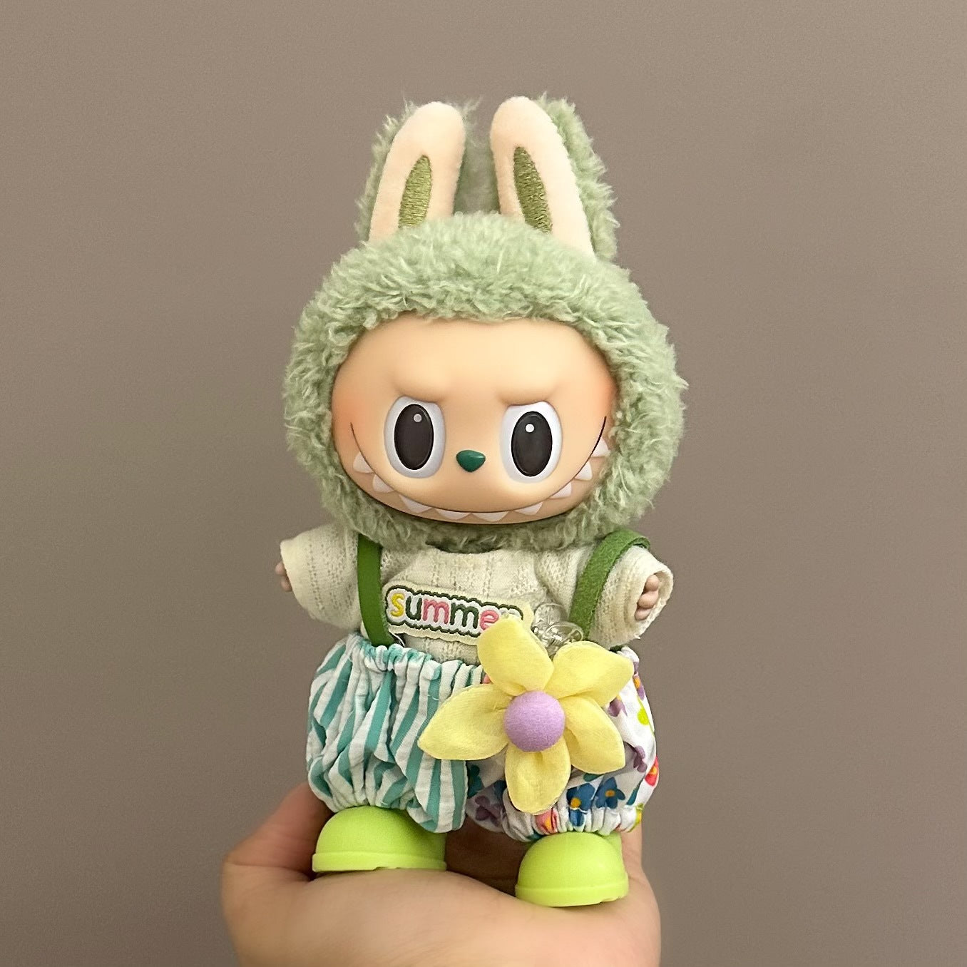 Ropa para Muñecas Labubu de 17cm – Modelos de Pie y Sentado (Muñeca no incluida)