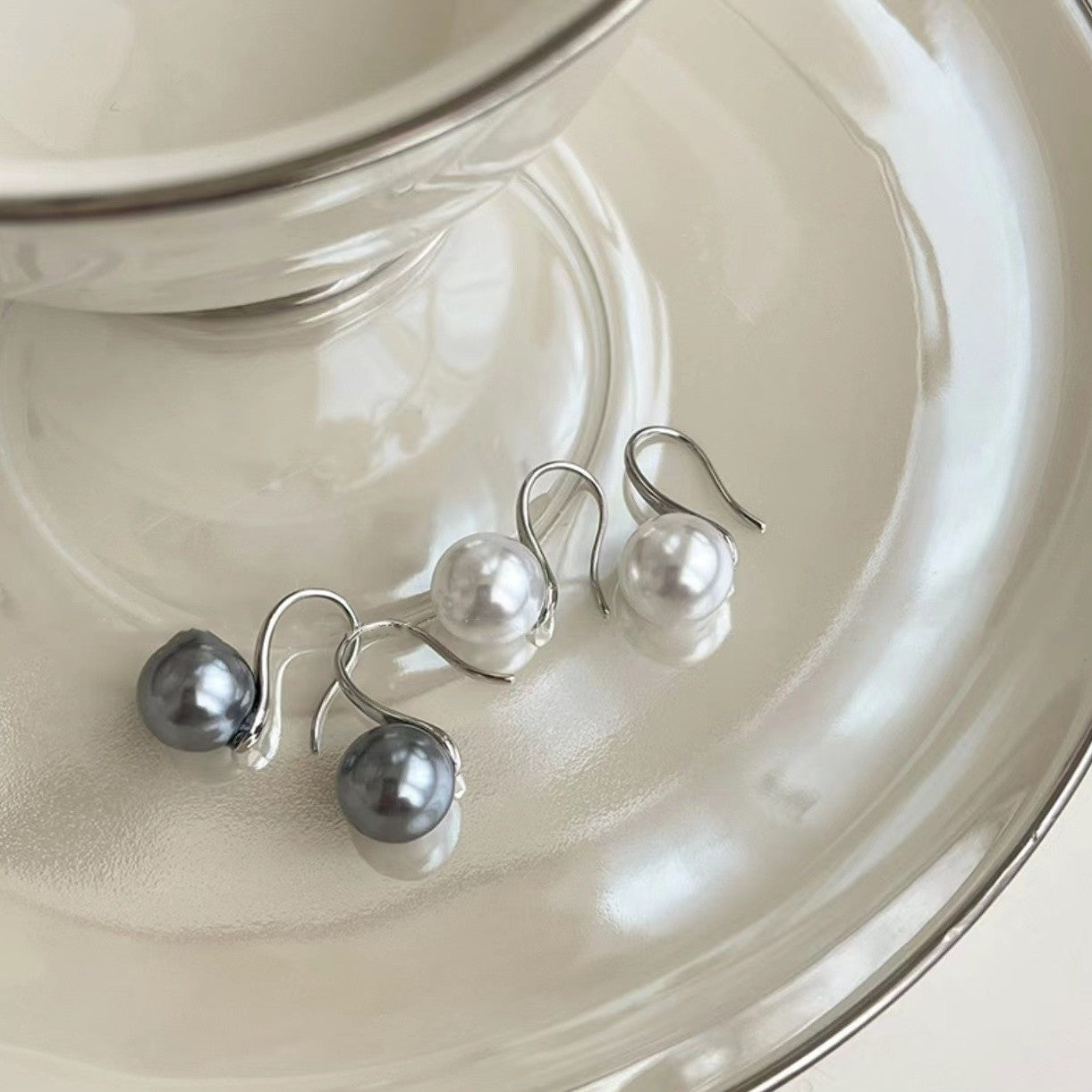 Aretes de Perlas en Plata Pura 999 – Estilo Clásico con Cierre de Gancho
