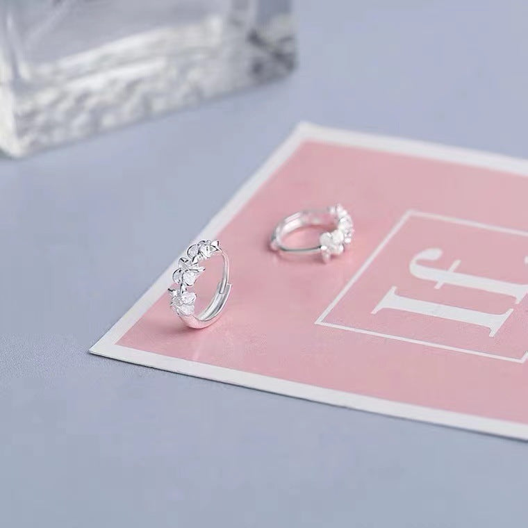 Candongas Pequeñas de Plata 925 – Flor de Mayo y Cierre Click