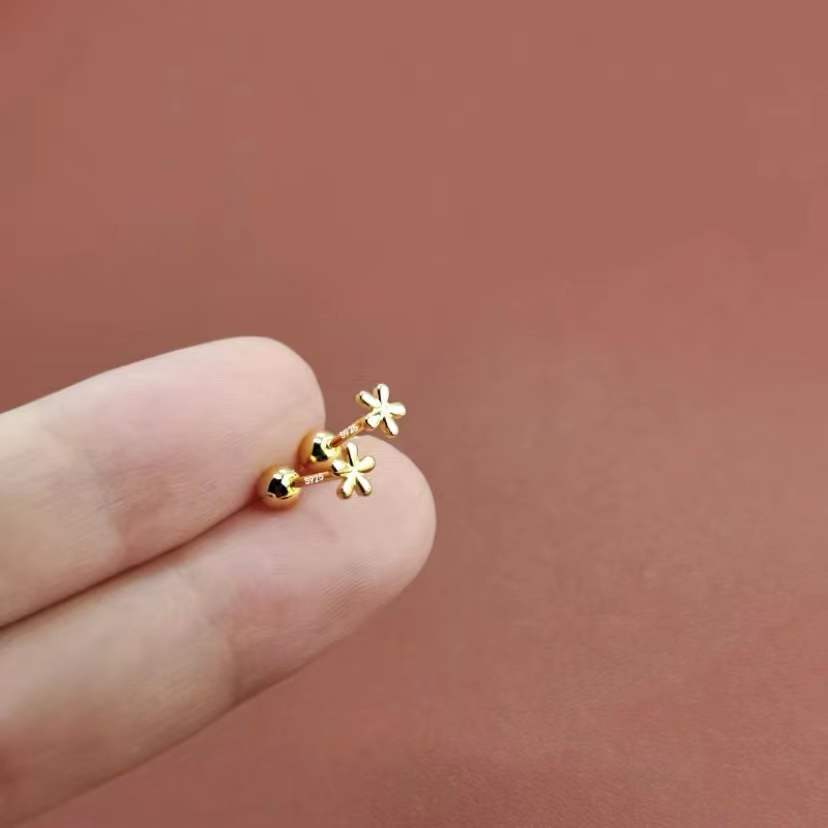 Piercing de Plata pura 999 – Diseño de Flor con Cierre de Rosca