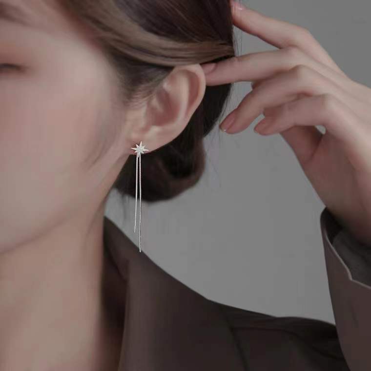 Aretes Largos de Plata 925 – Diseño de Estrella con Borlas y Cierre de Presión