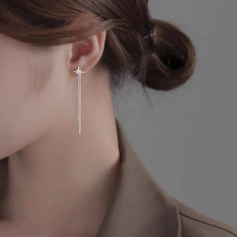 Aretes Largos de Plata 925 – Diseño de Estrella con Borlas y Cierre de Presión