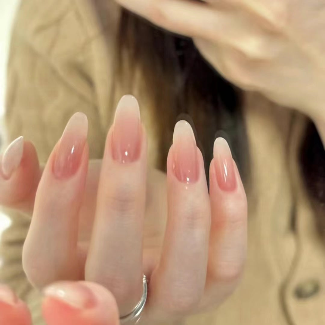 Uñas Postizas Hechas a Mano: Diseño Ovalado Translúcido en Tono Nude, Gradiente y Color Sólido, Manicura Lista con Efecto Gel