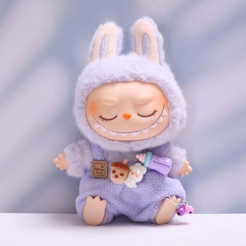 Overol con Accesorios para Muñeca Labubu 17 cm – Biberón y Cámara de Juguete (Muñeca No Incluida)