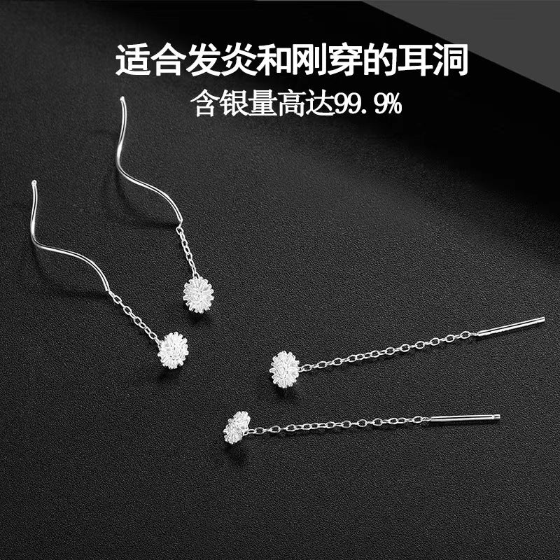 Pendientes Enhebrador en Plata 999 con Flor Margarita – Diseño Minimalista para Mujer