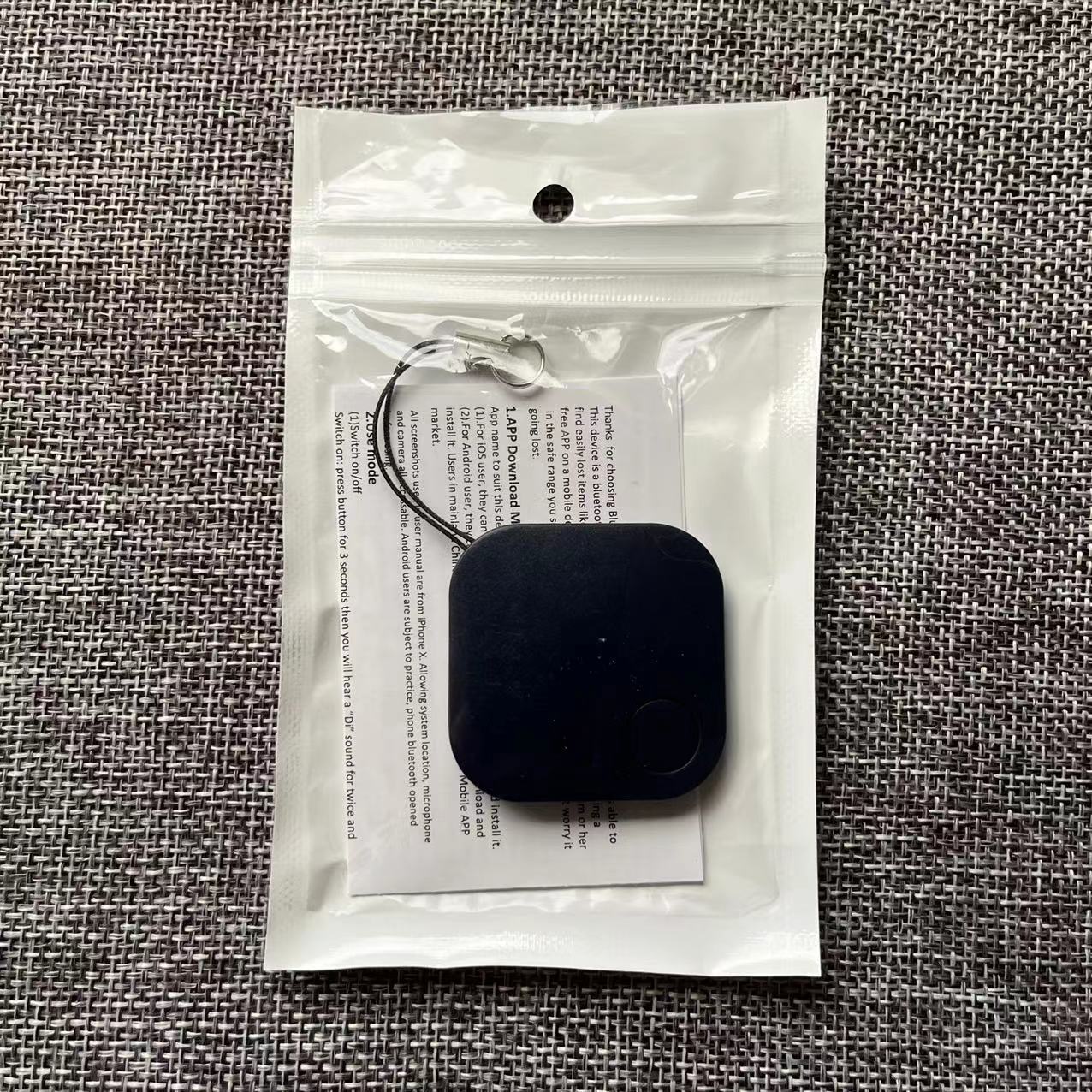 Square Bluetooth Tracker for Keys and Pets: Smart Bidirectional Alert