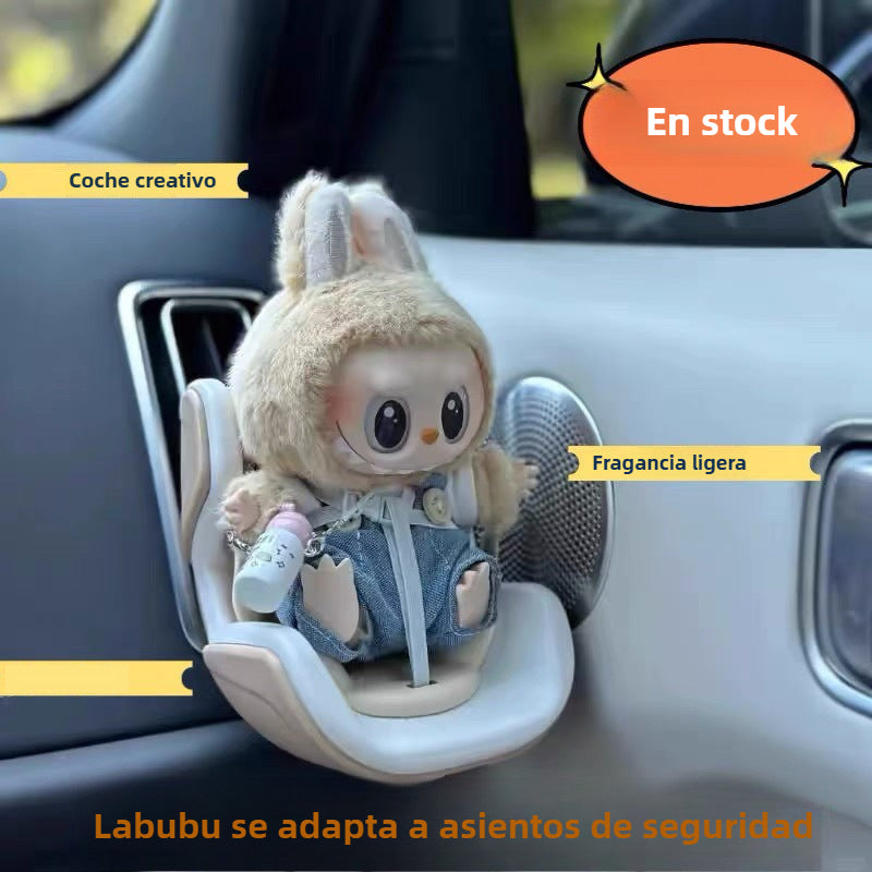 Asiento de auto para muñeca Labubu – Decorativo para Rejilla de Ventilación