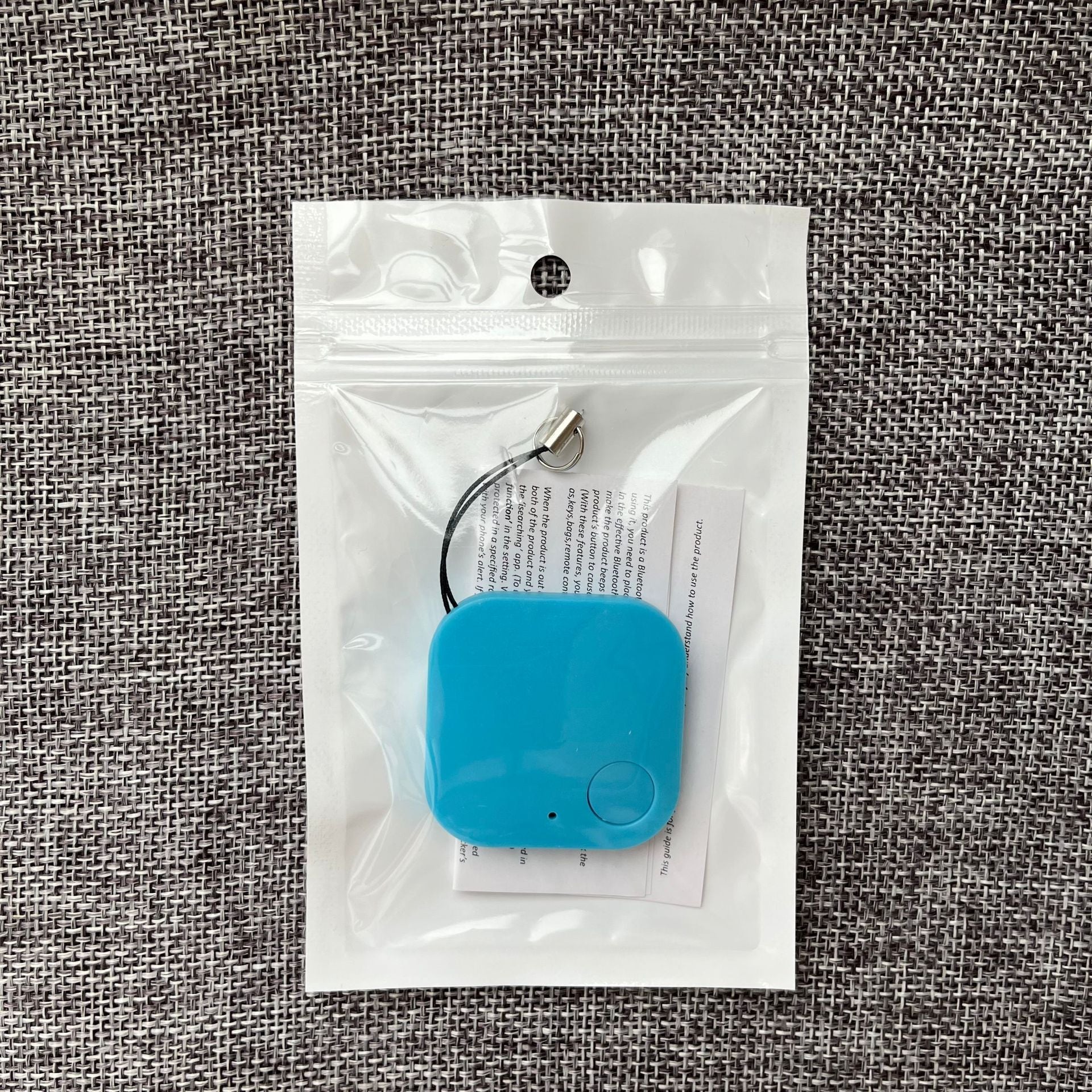 Square Bluetooth Tracker for Keys and Pets: Smart Bidirectional Alert